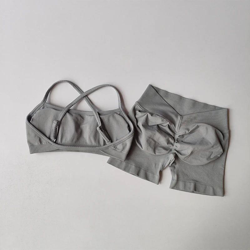 Seamless Yoga Suit for Women - Comfortable & Stylish