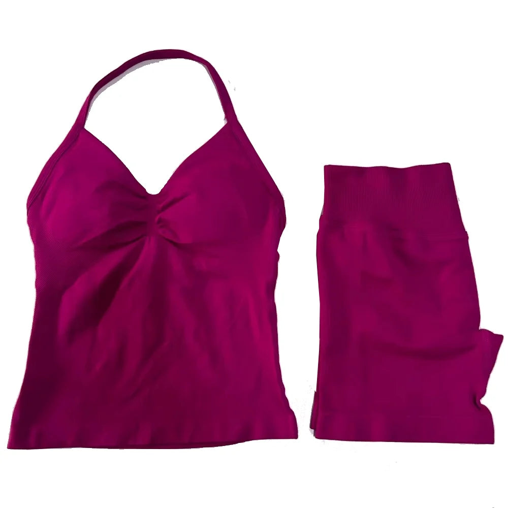 KiKis seamless fitness yoga set for women in vibrant magenta with halter top and high-waisted leggings