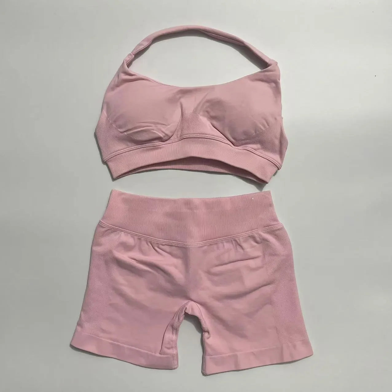 KiKis seamless fitness yoga set for women in soft pink with a bra top and high-waisted shorts