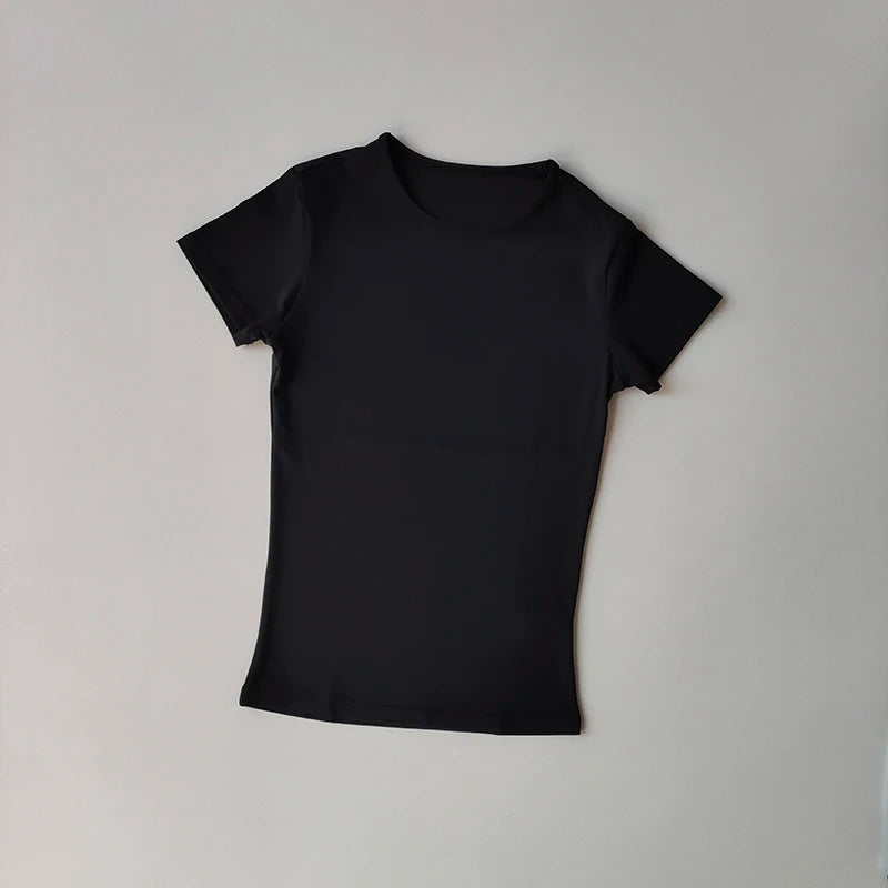 KiKis black women's quick-dry yoga tops with short sleeves and fitted design