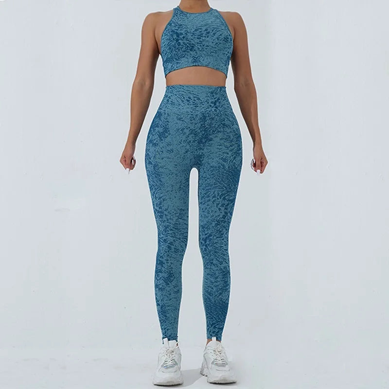 KiKis women's seamless yoga set in blue with high-waisted leggings and sleeveless crop top